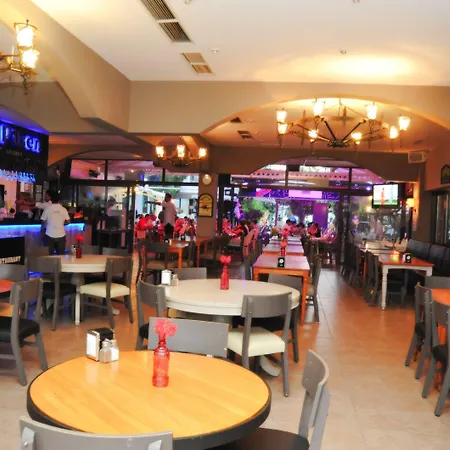 فندق Club Atrium & 3*