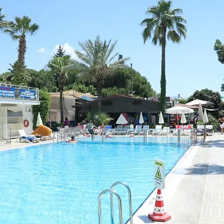 فندق Club Atrium & 3*