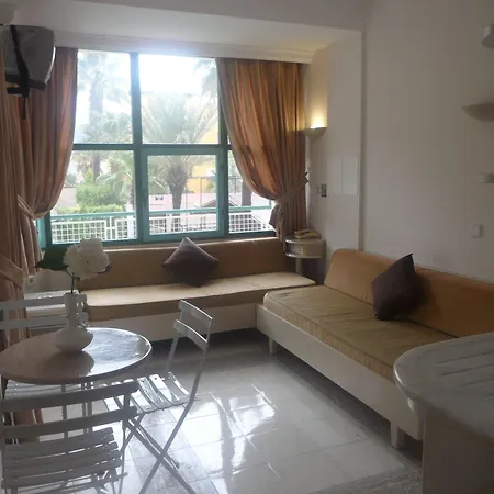 Club Atrium & 3*
