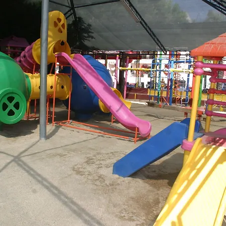 Club Atrium & 酒店 马尔马里斯