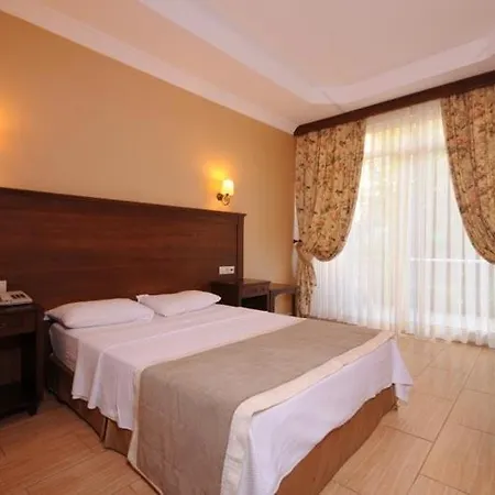 Club Atrium & Hotel 3*