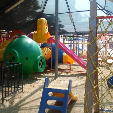 Club Atrium & 马尔马里斯