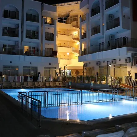 Club Atrium & Hotel 3*