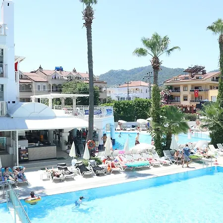 Club Atrium & Hotel