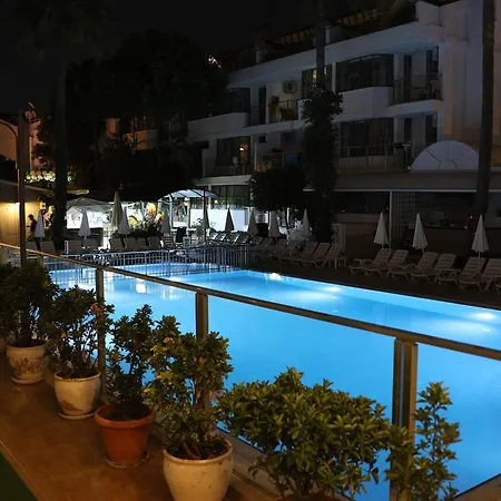 Club Atrium & 3*