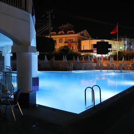 Club Atrium & 3*