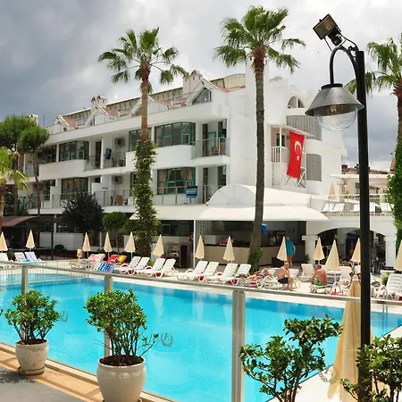 Club Atrium & Hotel